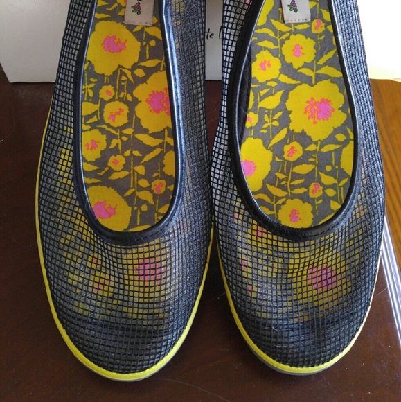 Nanette Lepore by Keds mesh black flat sneaker - Picture 1 of 4